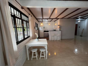 Apartamento Charmoso Frente para o Mar com Varanda